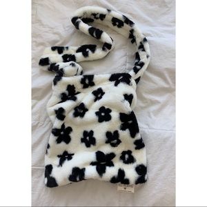 FUZZY FLOWER BAG
